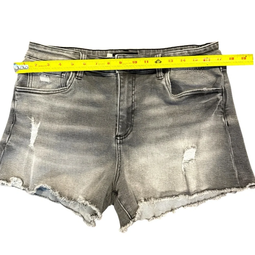 Kut from the Kloth Jane High Rise Gray Wash Jean Shorts Frayed Distressed 12 - Picture 6 of 8